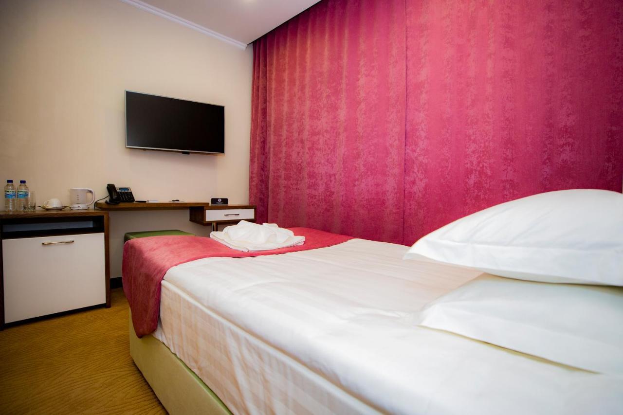 Sulo Atyrau Hotel Exterior photo